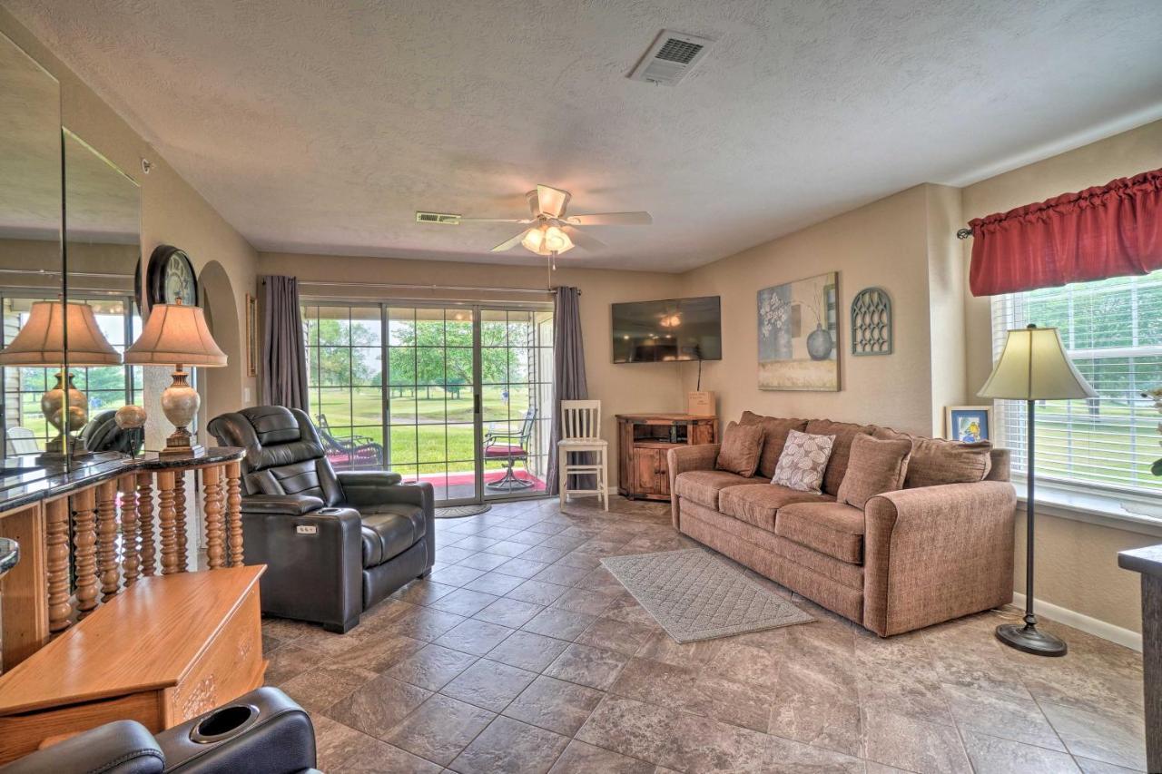 Branson Resort Condo With Scenic Patio And Pool Access Exterior photo